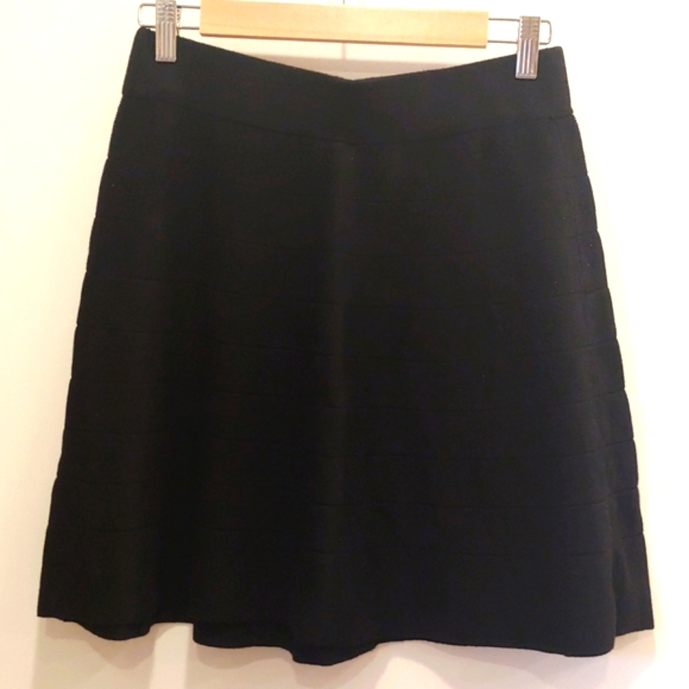 Max Studio sweater skirt, black size medium